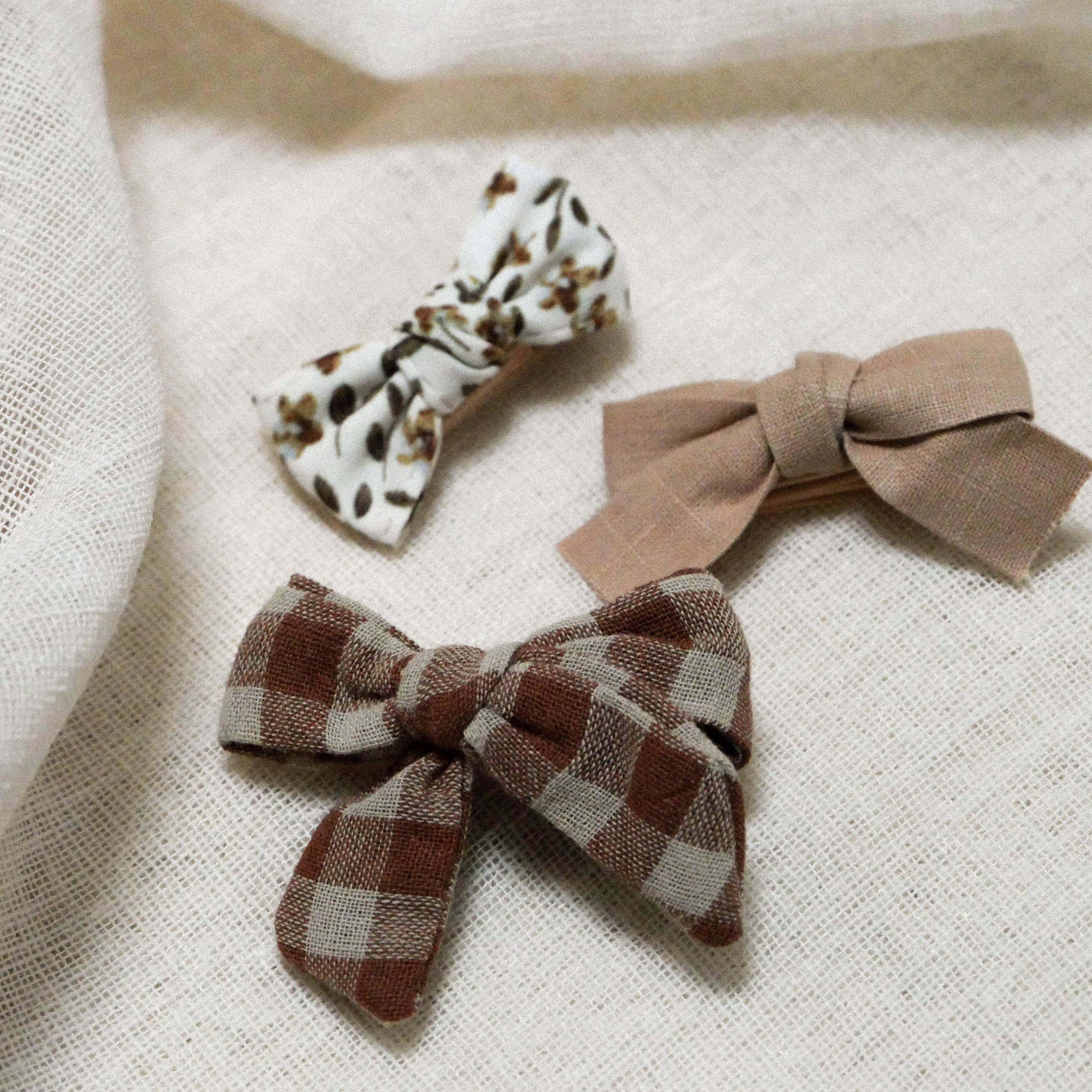 Gentil Coquelicot Paris - Wholesale Hair Accessories Set - Kids - Set vichy-taupe-flowers-plain beige hair clips0