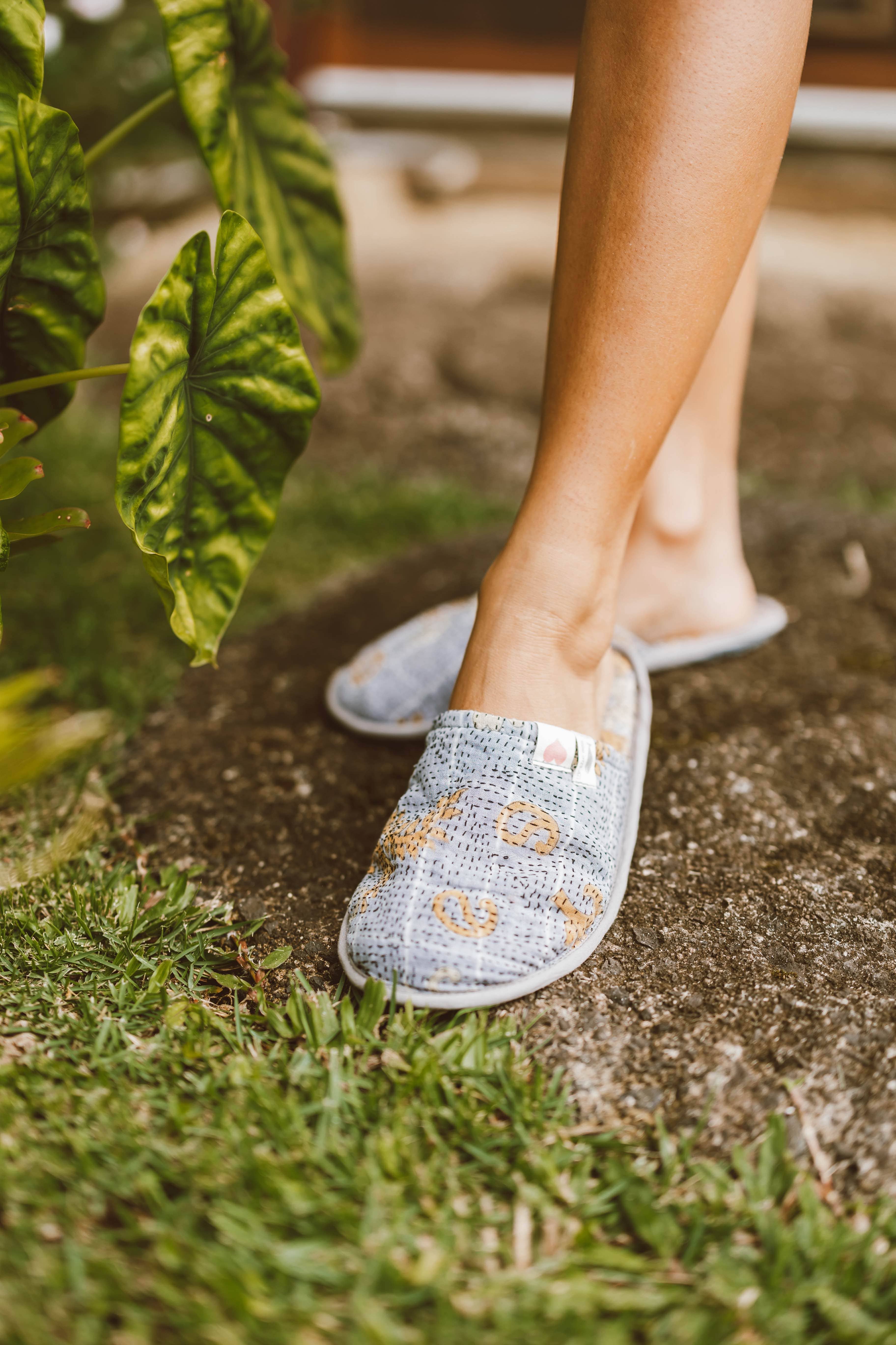 By The Sea Organics - Wholesale Slippers - Women's - HAWAIIAN MOPPING SLIPPERS12