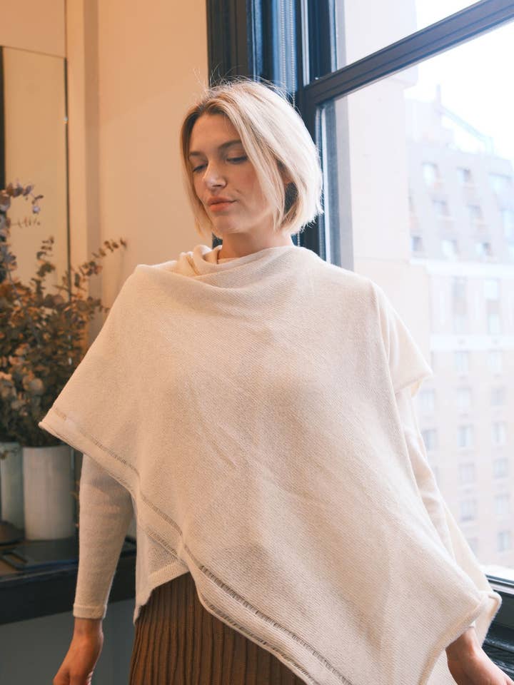 Sisa Alpaca Poncho for wholesale by Yanawara