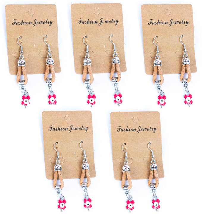 koord van natuurlijk kurk en roze klaverhanger met vier blaadjes, handgemaakte oorbellen-ER-173-5 voor wholesale door Meninas Bonitas Cork