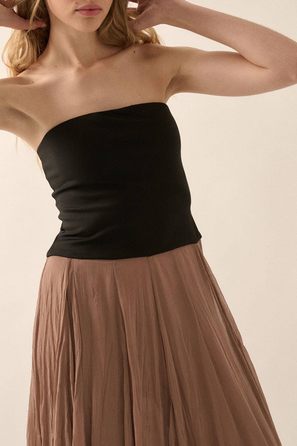 Promesa USA - Venta al por mayor Vestido - Mujer - Vestido largo de gasa texturizada sin tirantes a bloques de color1