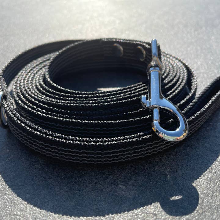 Extra Narrow Non-Slip Dog Leash Black for wholesale by Four Paws Boutique