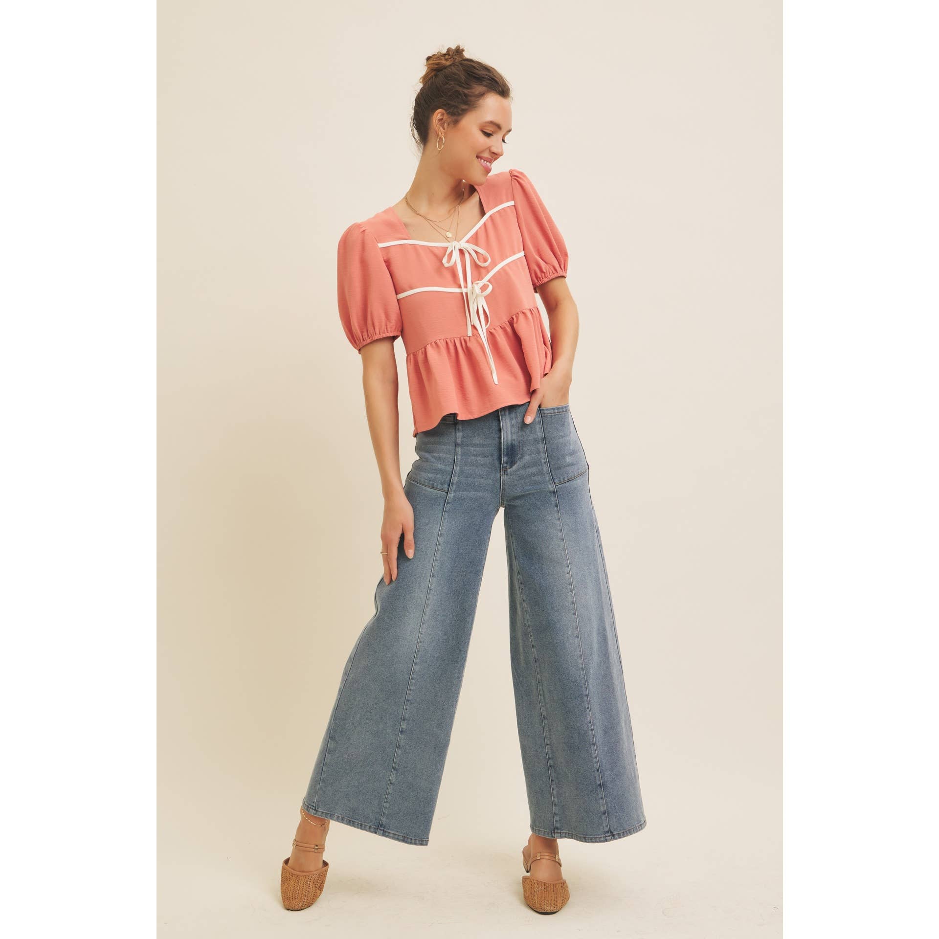 in february - Vente Chemisier – femme - BLOUSE BABYDOLL CHARMANTE AVEC NŒUDS CONTRASTÉS12