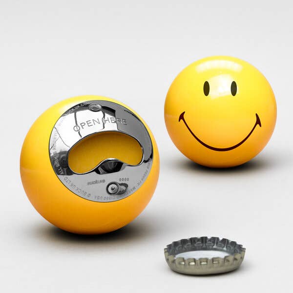 SUCK UK Ltd - USA - Wholesale Bottle/Wine Opener - Smiley Bottle Opener0