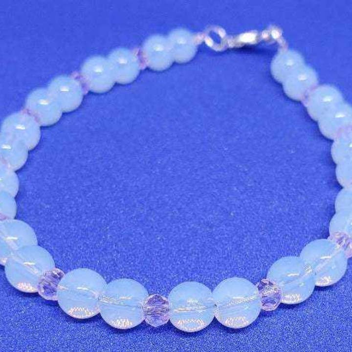 Bracelet en opale et cristal pour la vente par Thorneapple Designs