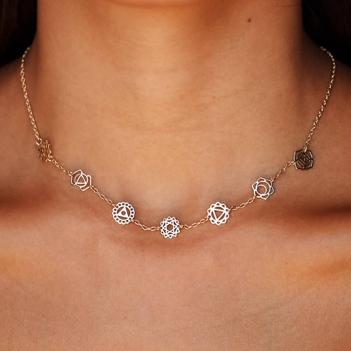 Guld Syv Chakra Choker for engroshandel hos Lotus and Luna