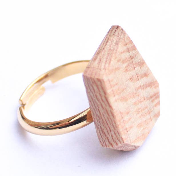 Anello in legno platano per la vendita all'ingrosso da parte di Atelier Diospyros créations bois