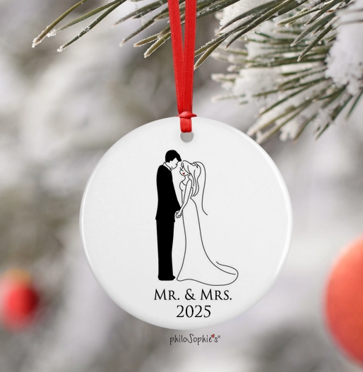 philoSophie's Stationery & Gifts - Wholesale Ornamentset - 2025 Bruiloft Ontwerp Kerstornamenten/6 van elk Getrouwd1