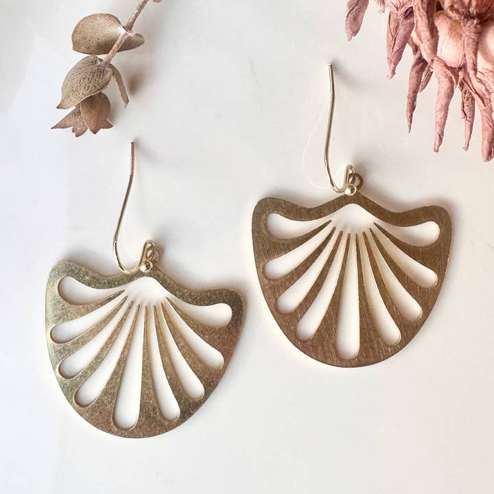 El & Gray Design - Wholesale Dangle Earrings - Pella Flower Earrings - Gold Metal0