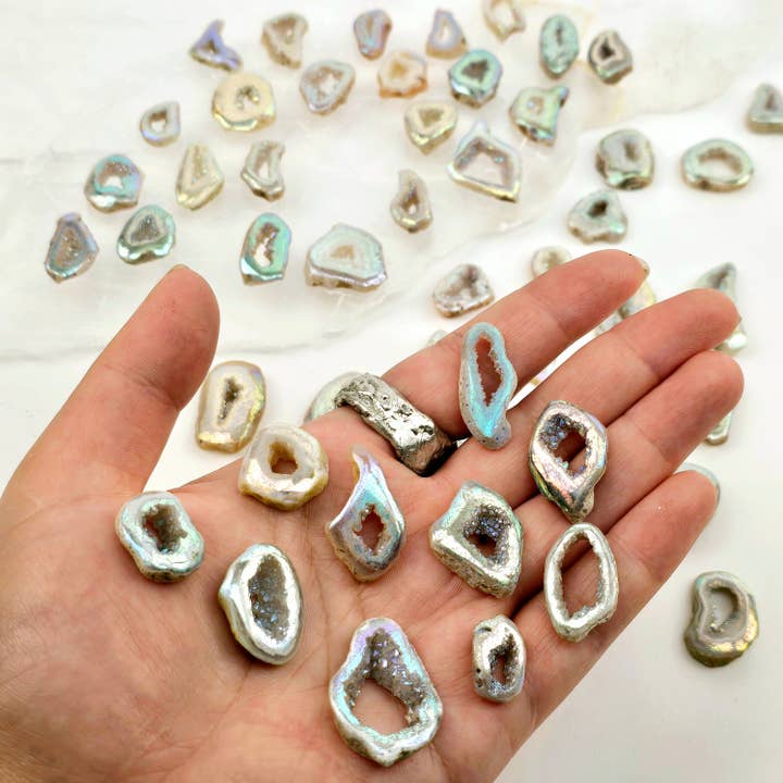 Rock Paradise - Wholesale Spiritual Stone/Crystal - Angel Aura Agate Crystal Geode Slice Drilled Beads