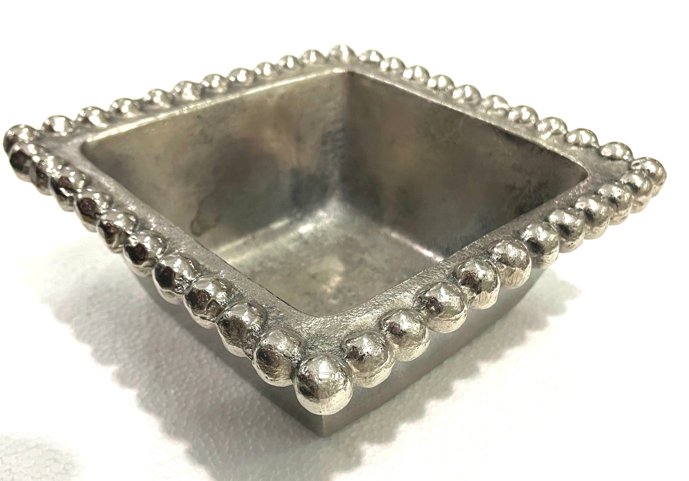 DDecorStore - Venta al por mayor Bandejas/platos/boles decorativos - Cuenco de peral de aluminio decorativo níquel áspero2