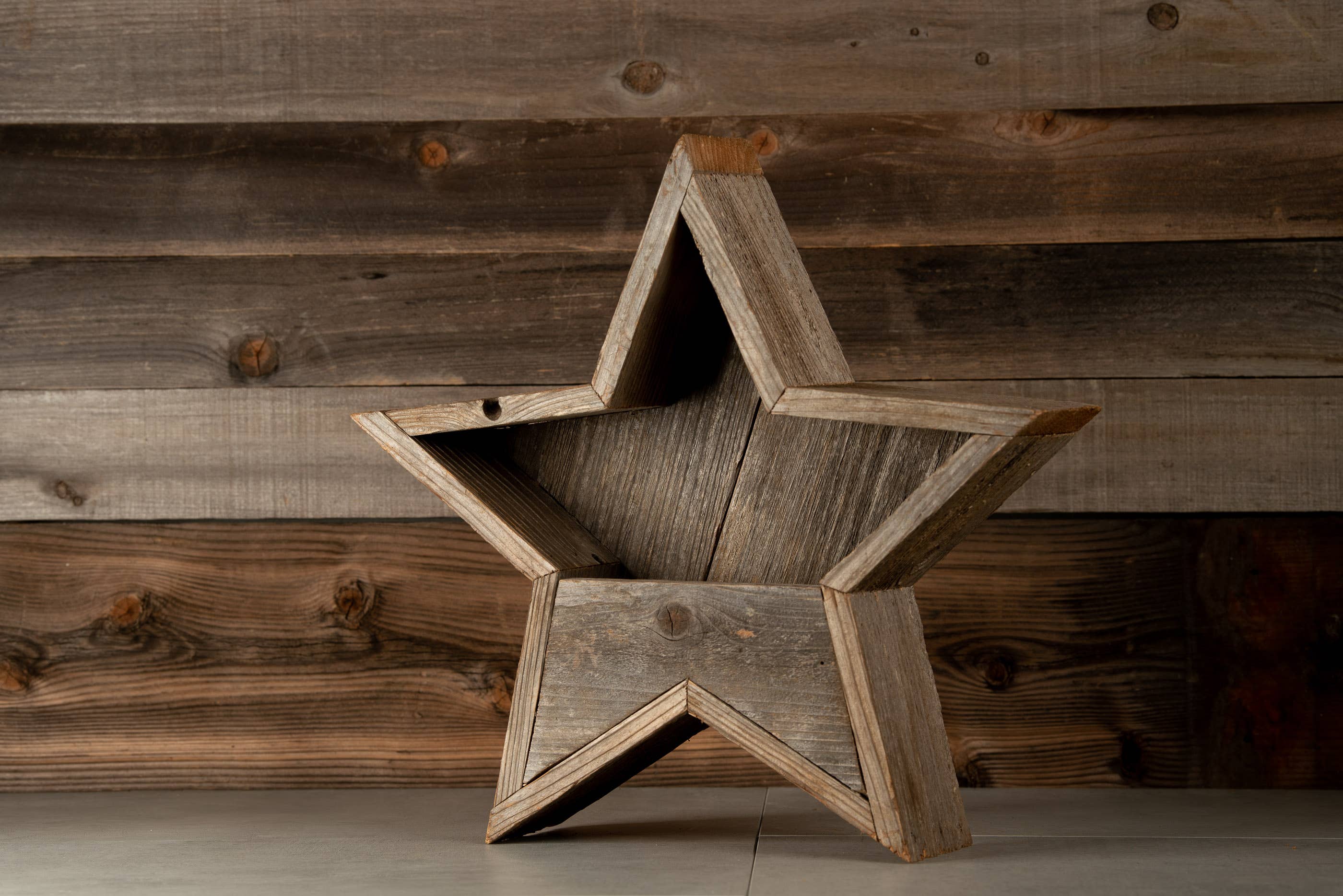 Love Reclaimed - Wholesale Planter Box - Rustic Star Reclaimed Wood Pocket Planter2