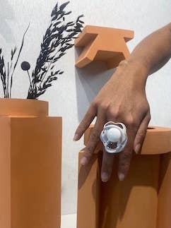 Blomma ring för wholesale av Samuel Coraux