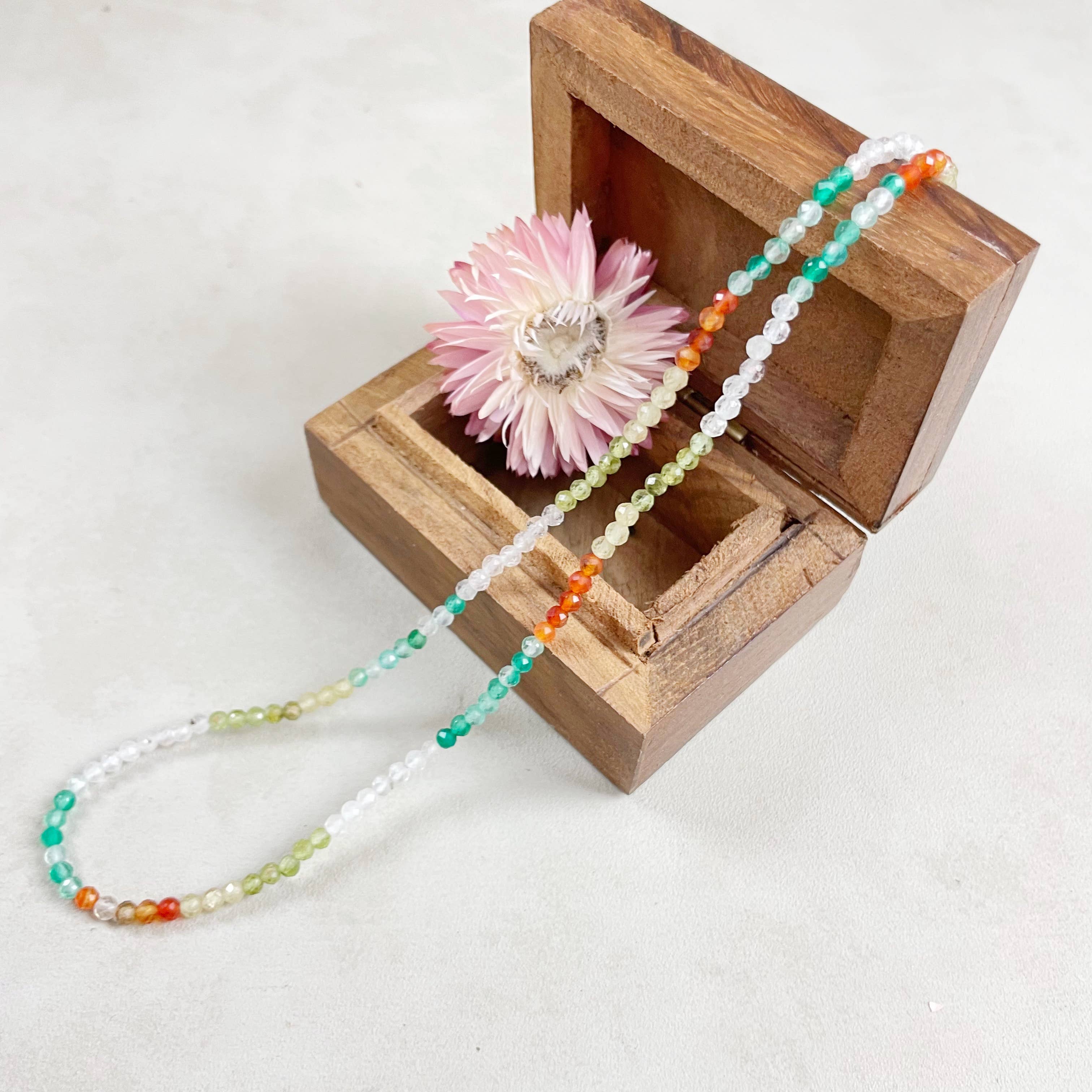 Ewelina Pas Jewelry - Wholesale Kralen/parelketting - Etus// Meadow halsketting met edelstenen en kralen3