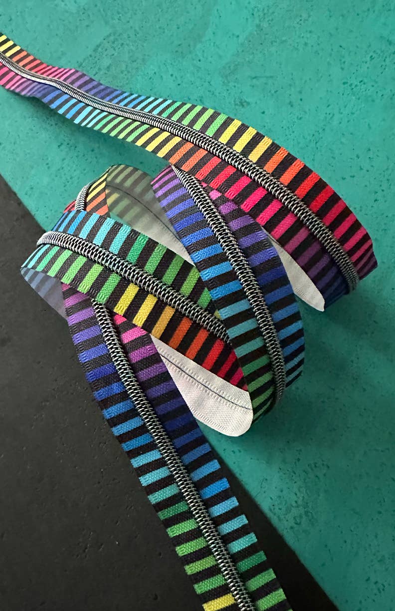 Sassafras Lane Designs - Wholesale Craft Supplies - Wide Rainbow Stripe Zipper Tape with Iridescent teeth1
