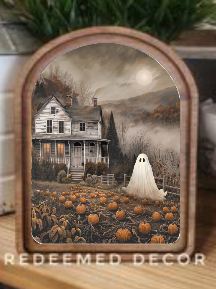 Båghögt Stämningsfullt Spökhus Inramad Konst för wholesale av Redeemed Decor