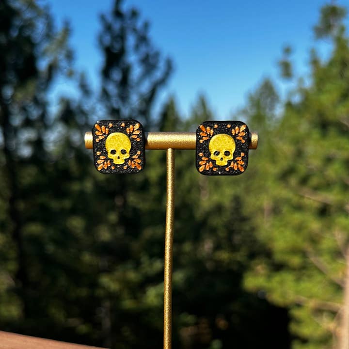 Eres Una Maravilla - Wholesale Stud/Post Earrings - Talavera Skull Studs