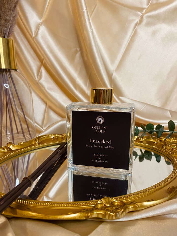 Sort Kirsebær Merlot Reed Diffuser for engroshandel hos Opulent Wolf Candles