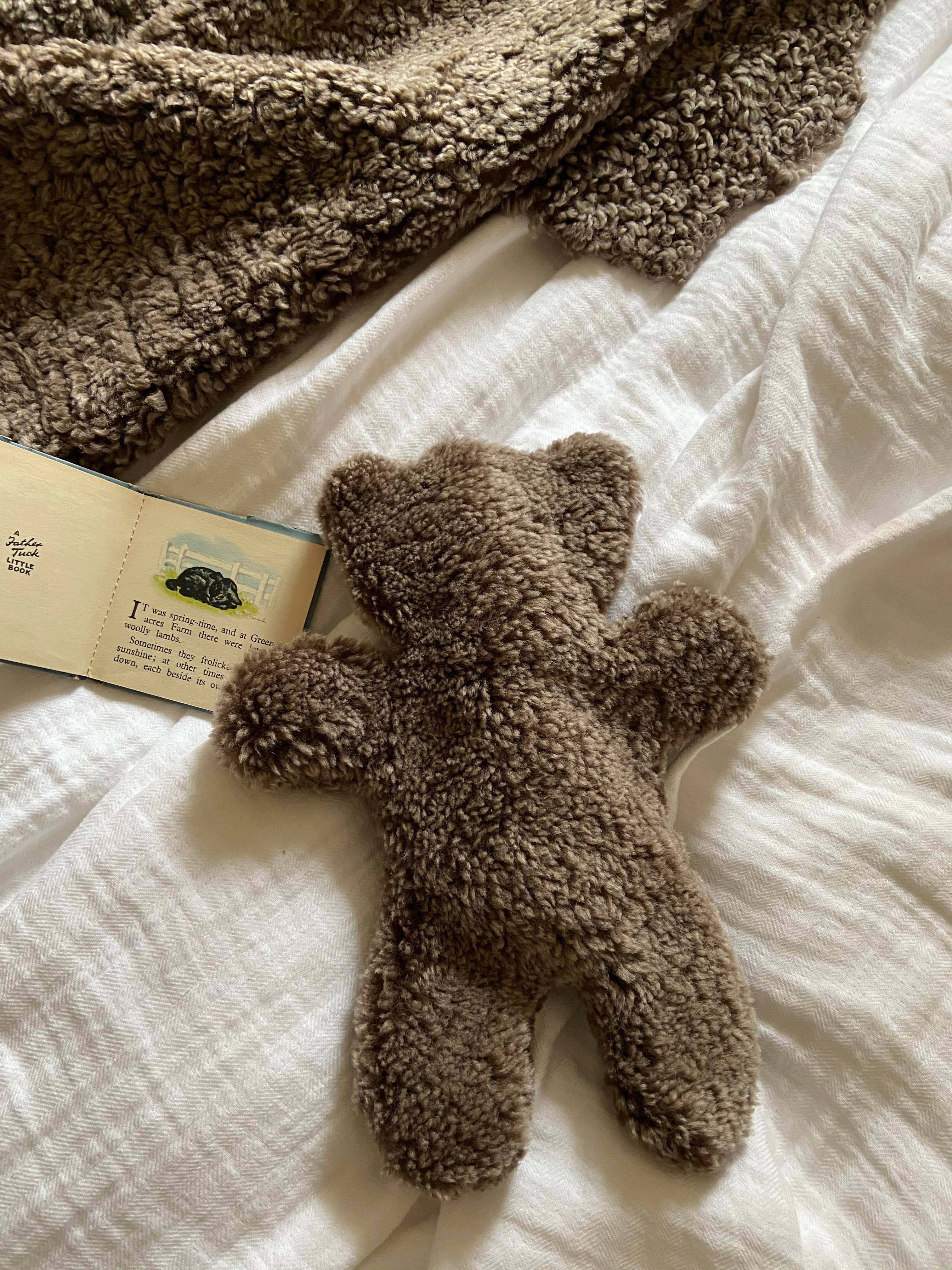 Owen Barry Ltd - Venta al por mayor Compresas de frío/calor - Botella de agua caliente con funda de piel de oveja | Flat Eric de Owen Barry0