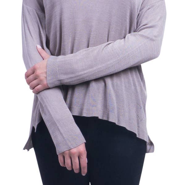 Pull semi-transparent pour la vente par Gigi Moda