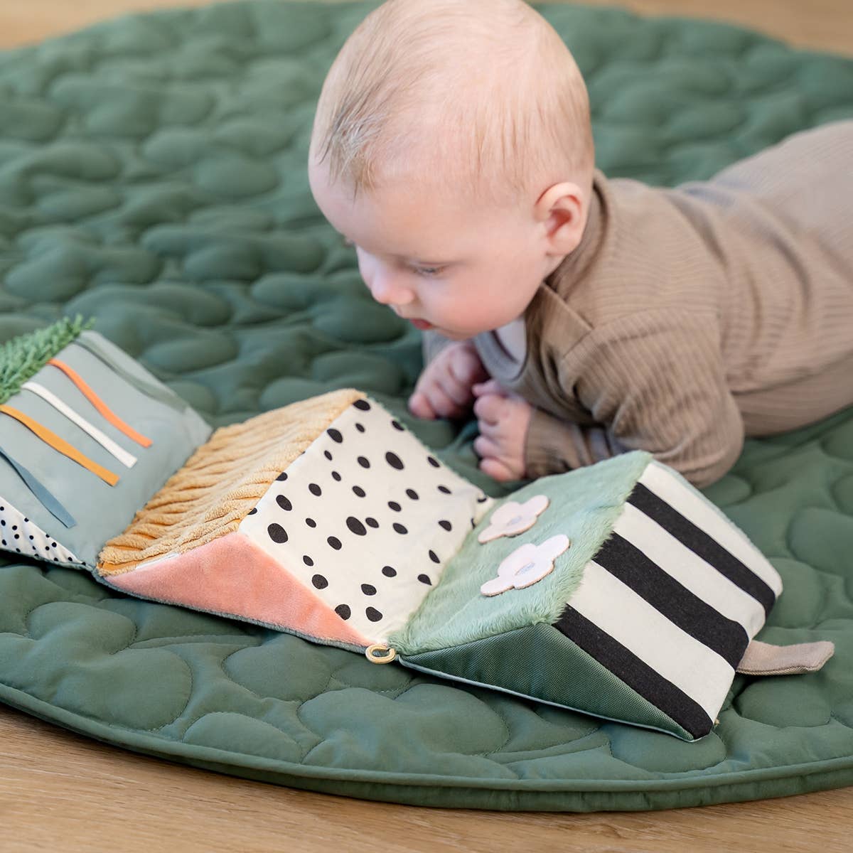 Done by Deer - Wholesale Crinkle Tag Toy - Baby - Fold-out sensory mirror Tiny farm Colour mix2