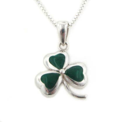 Silver Insanity - Vente Colliers à pendentif - Pendentif trèfle irlandais en émail vert en argent sterling1