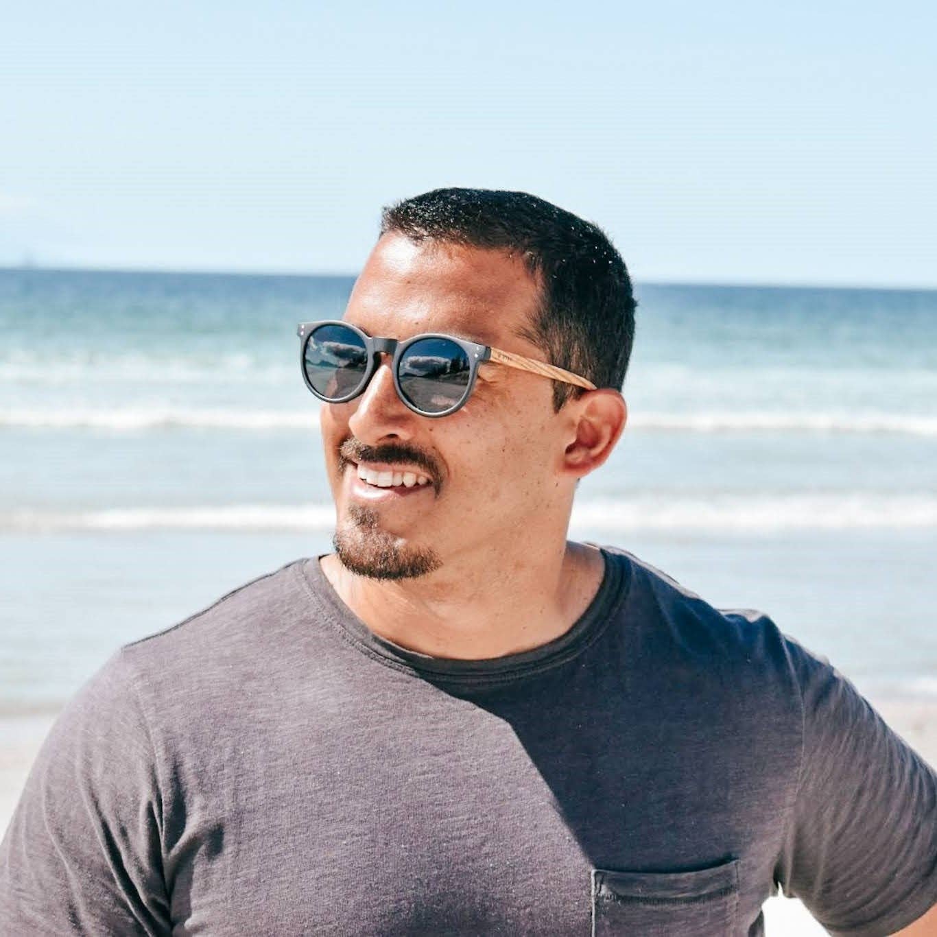 Vilo Wood Eyewear - Wholesale Sunglasses - Unisex - Urbanity - Wood Sunglasses4