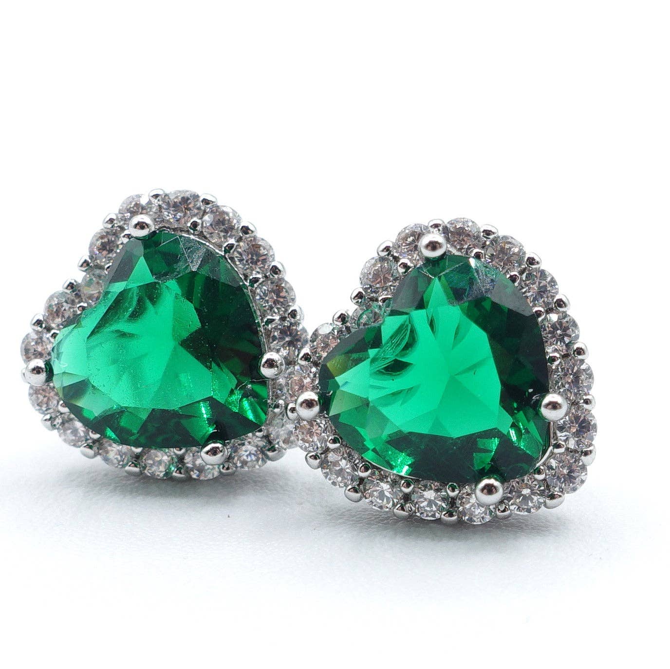 Daemon srls - Wholesale Stud/Post Earrings - DIANA ~Orecchini a bottone con cubic zirconia a forma di cuore2
