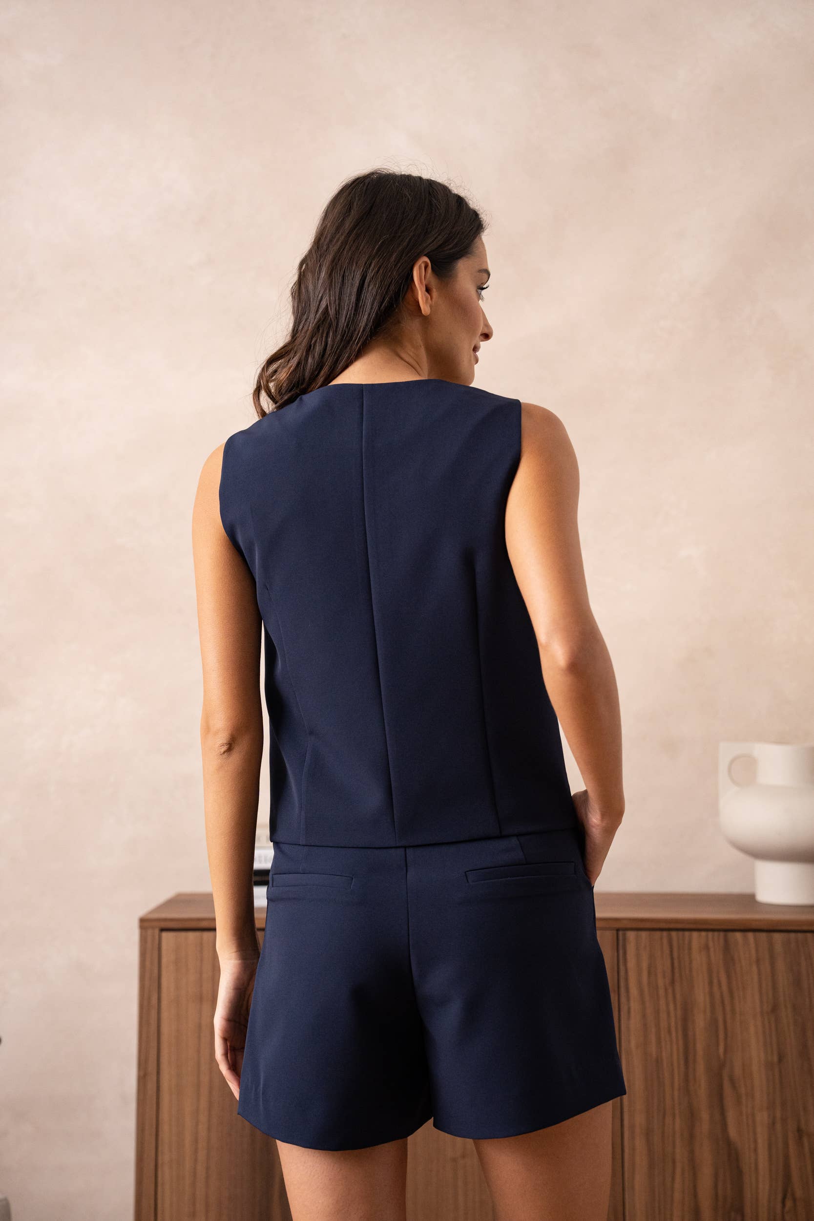 Attentif Paris - Wholesale Suit Vest - Women's - [Timeless] Solid Sleeveless Tailored Vest5