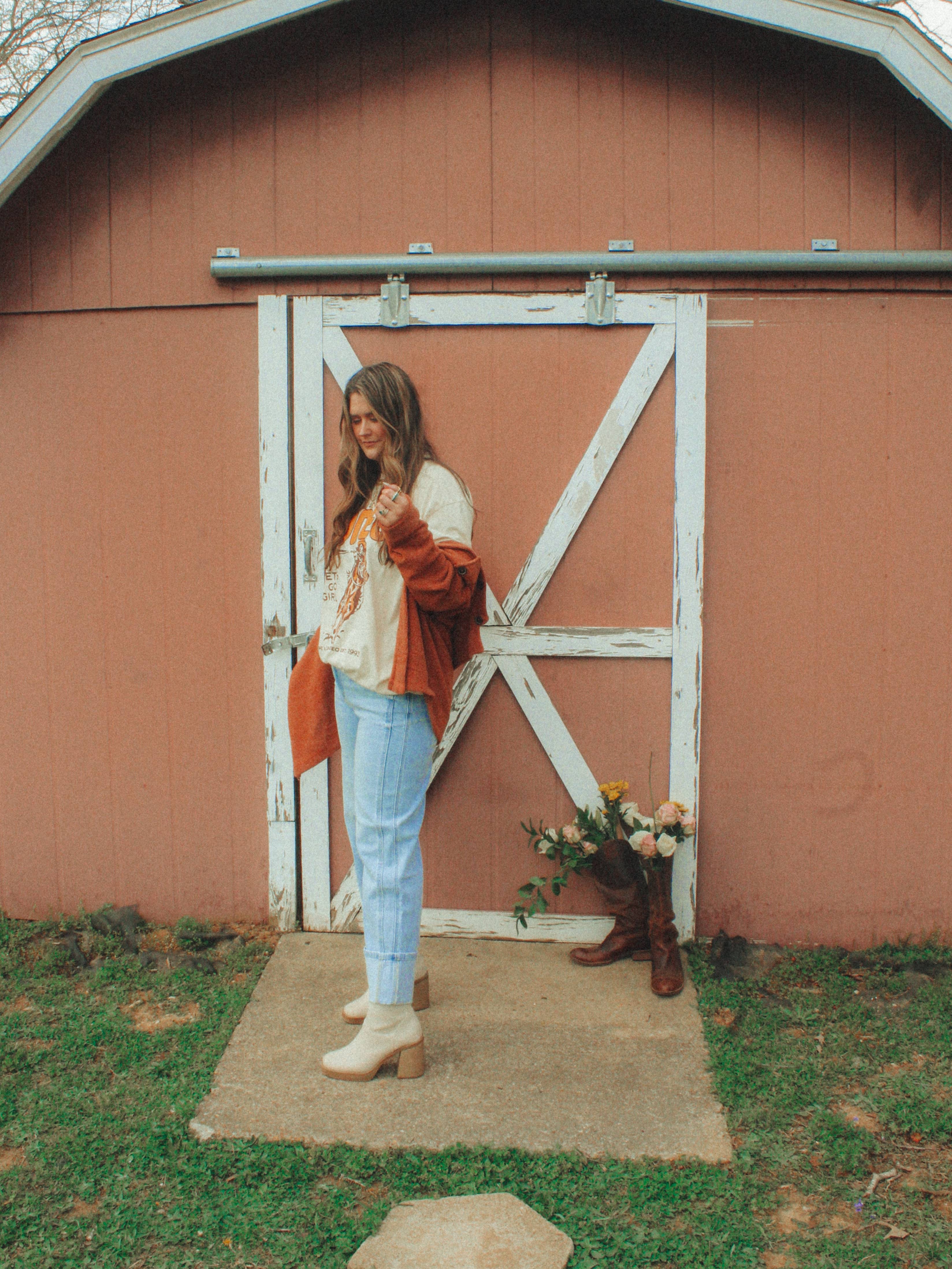 The Clandestine Underground – T-shirt estampada - Mulher por atacado – Esta é a Minha Primeira Tourada, T-shirt Quadrada de Algodão Ocidental8