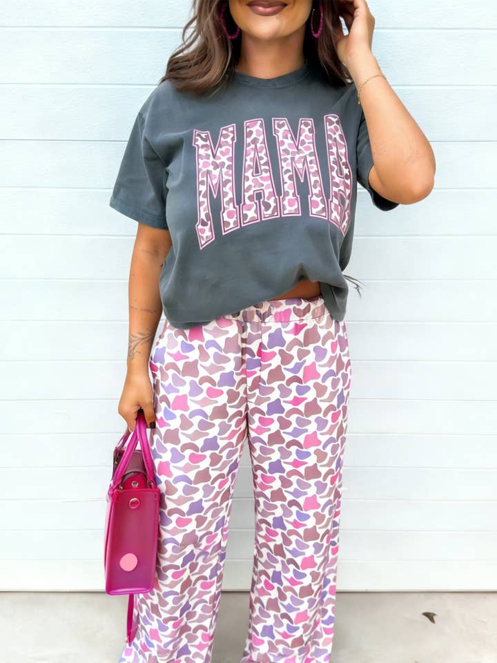 Ensemble T-shirt graphique lettre MAMA gris moyen et pantalon ample à imprimé camouflage pour la vente par Lovesoft