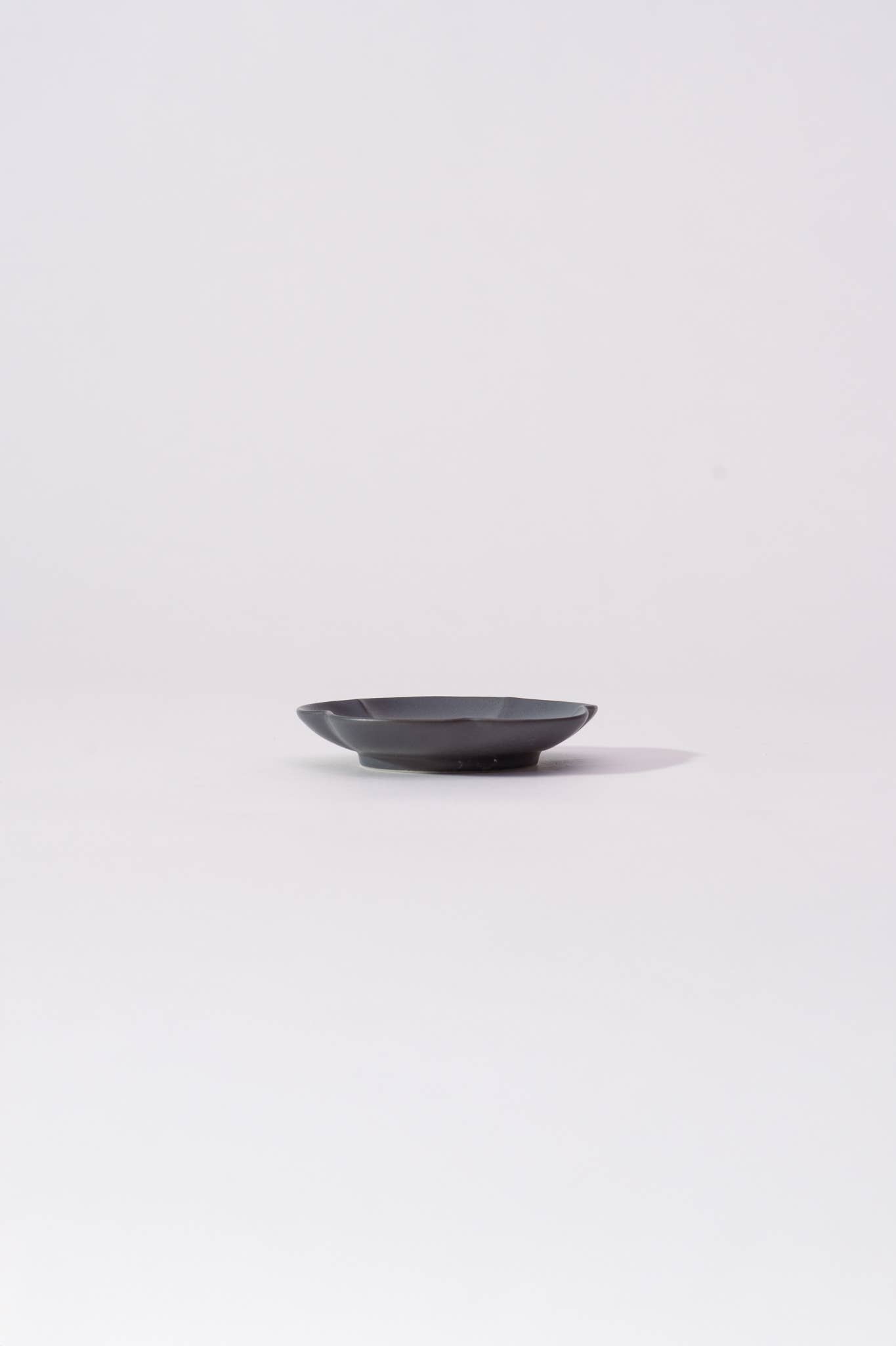 LAKOLE - Wholesale Dish - Mino Ware Mini Dish Ume Blossom Black2