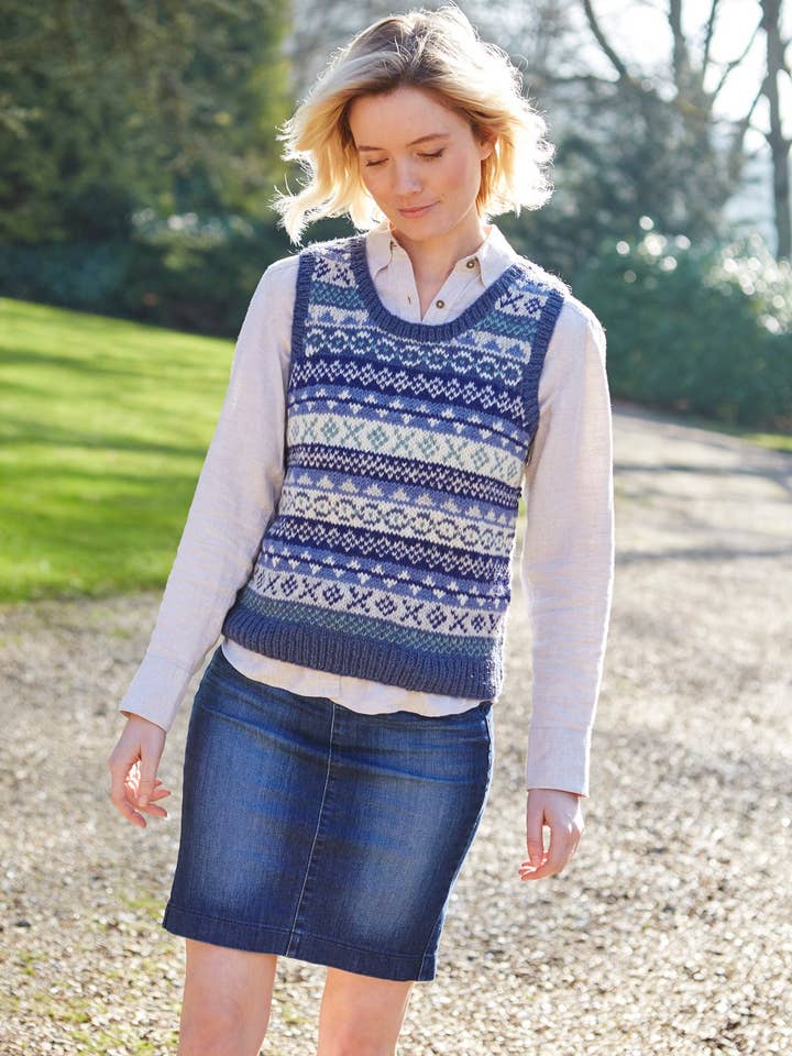 Gilet Senza Maniche in Maglia di Lana Fair Isle Classico Blu per la vendita all'ingrosso da parte di Pachamama Ltd