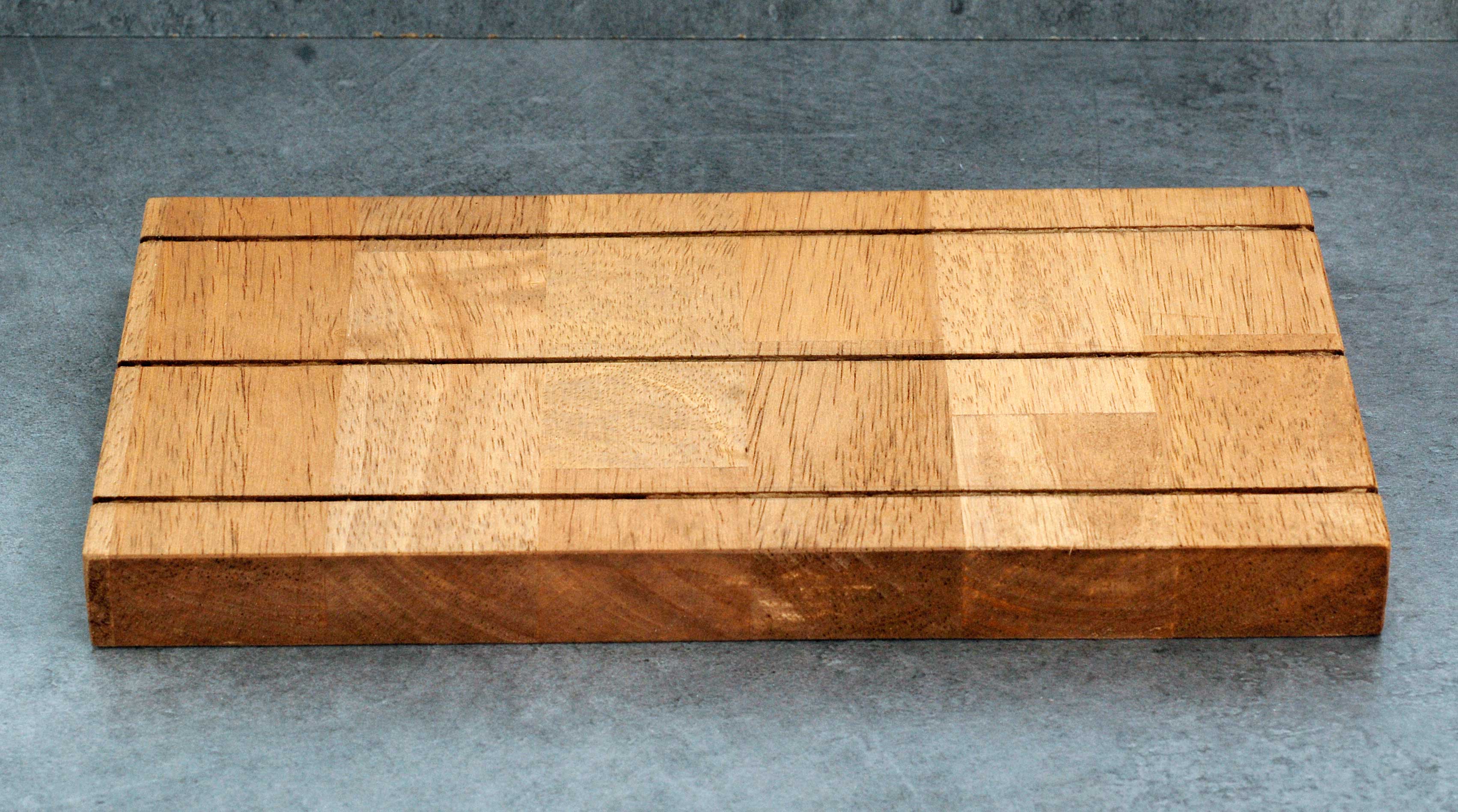 Merveilles du Monde – Engroshandel Hængeøreringe og creoløreringe – Trædisplay til smykker med kortlommer2