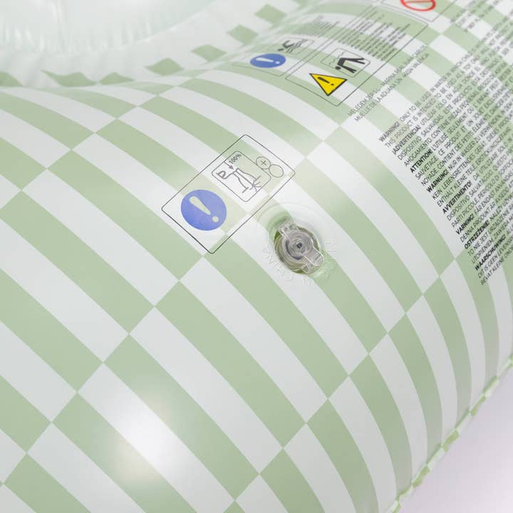 Flamingueo – wholesale Beach accessories – Tanning pool with green cup holder3