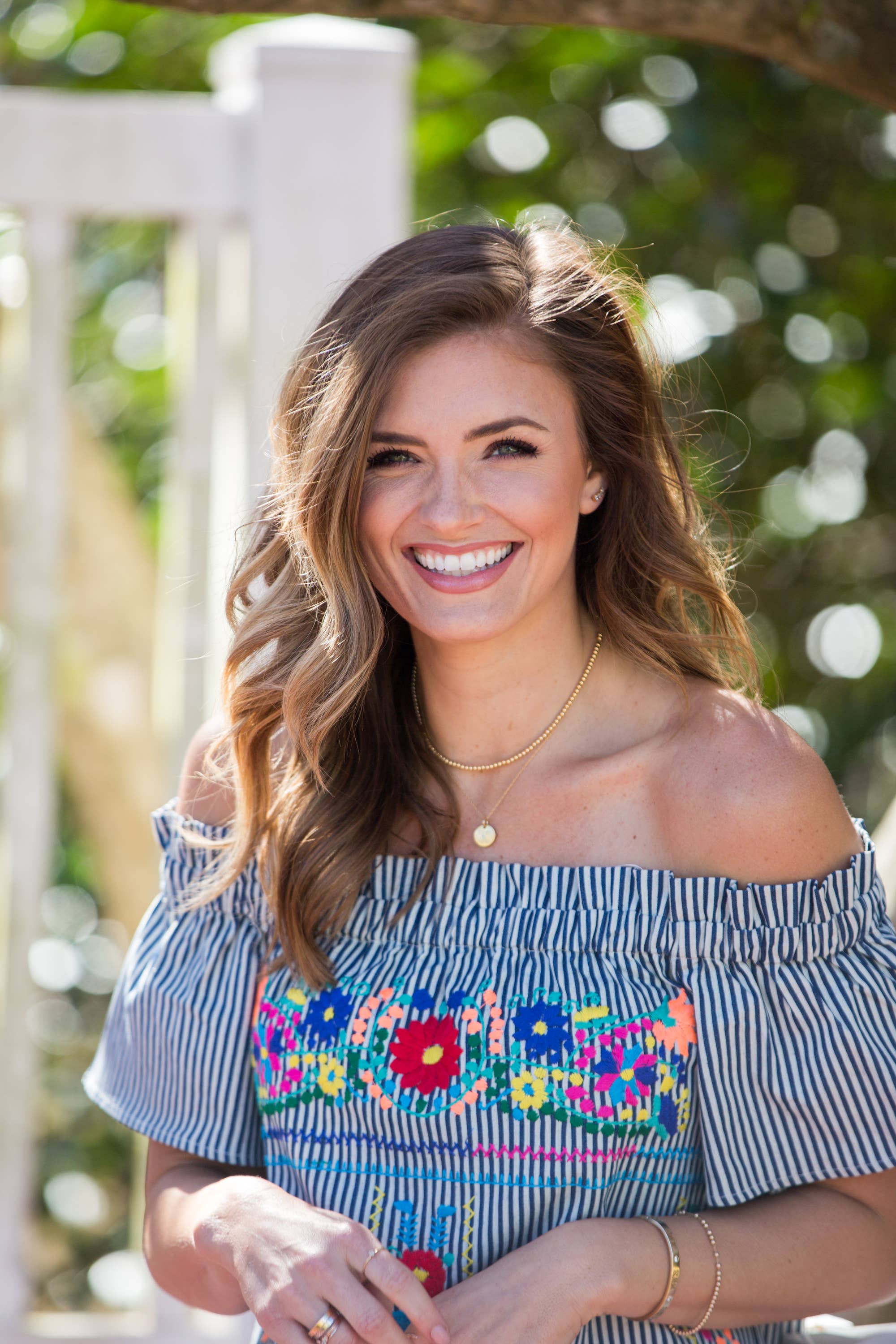 Golden Thread - Wholesale Pendant/Charm Necklace - Antique Small Disc Necklace2