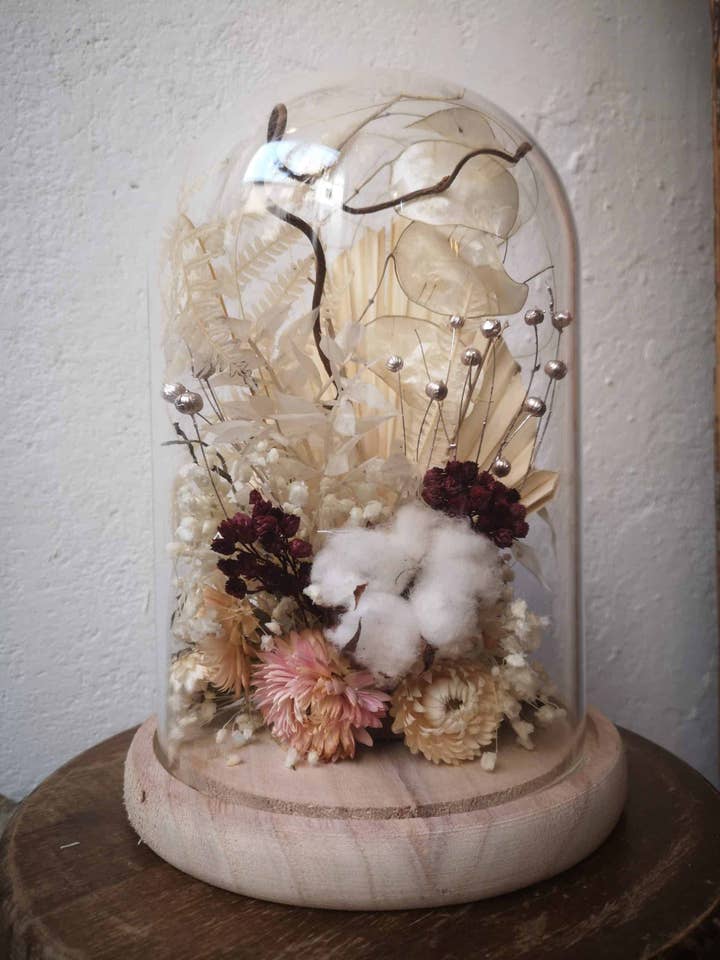 Dried flower bell for wholesale by Botanique & Vieilles Dentelles