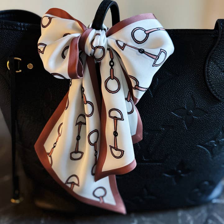 Ridkedja Länkgräns Sjal – Stilfull Accent för Hals, Hår & Väskor för wholesale av Ellison+Young