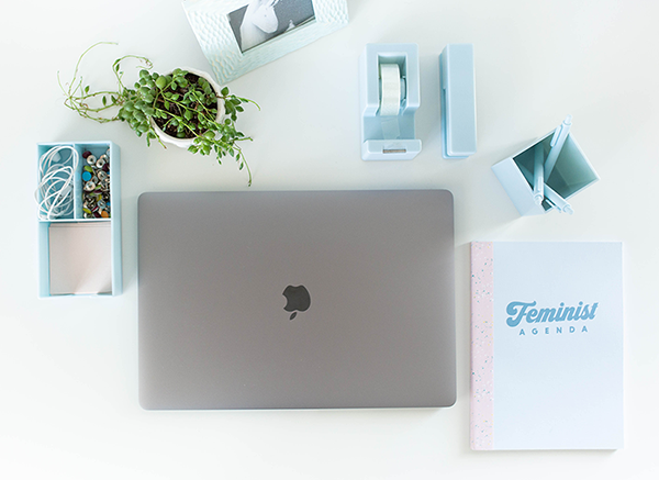 Talking Out of Turn - Wholesale Desk Set - Desk Set8