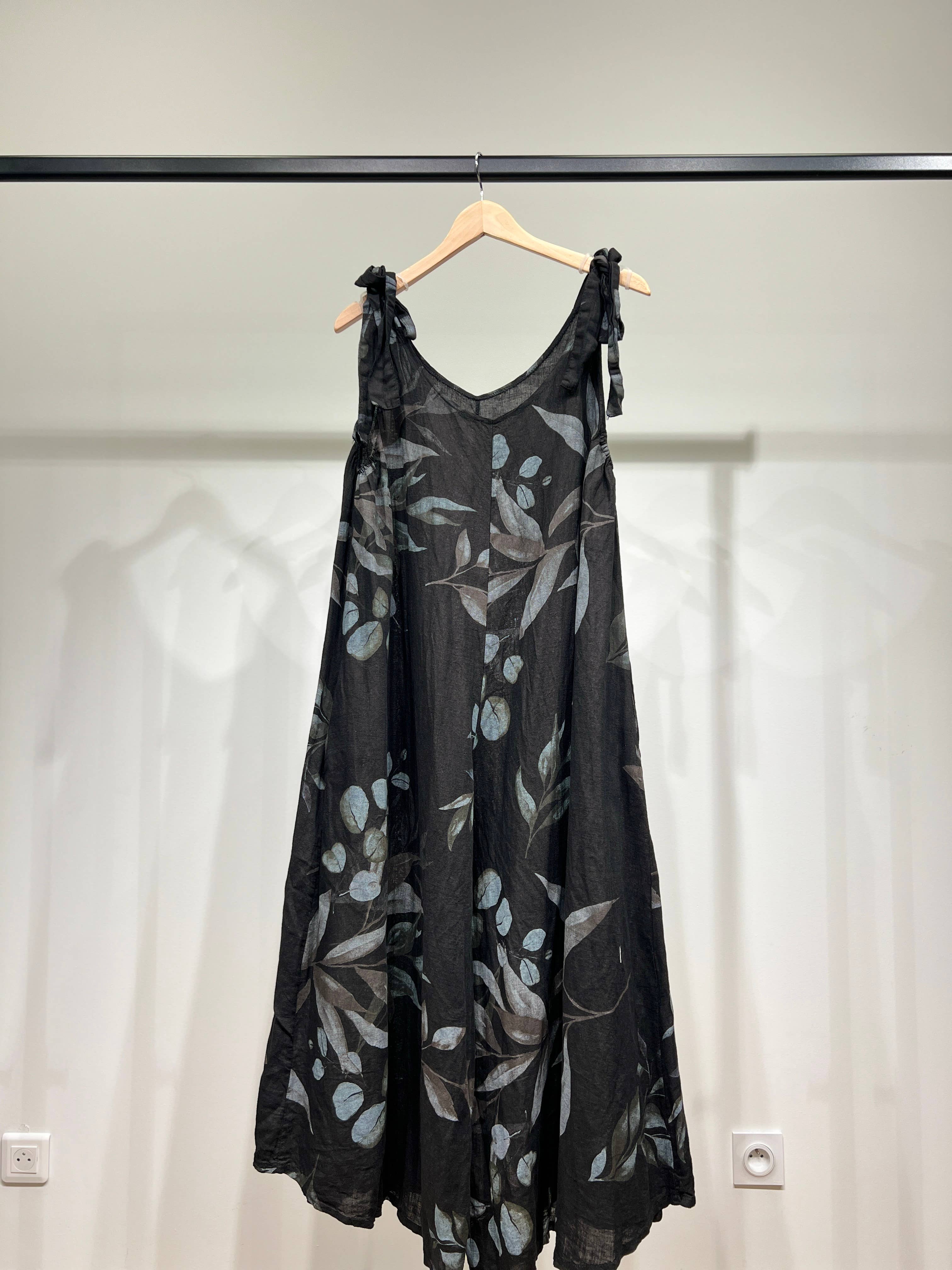 L'Emotion - Vendita all'ingrosso Tuta intera - Donna - Tuta in lino 100% con motivo floreale e spalline annodate13