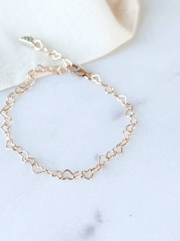 Bracelet Cœur Love Lane pour la vente par Where Watermelons Grow