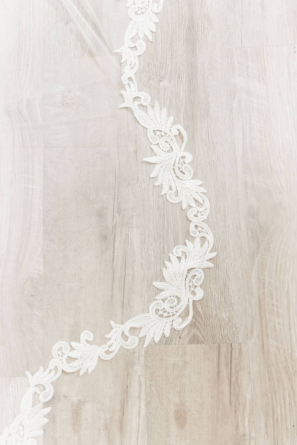 Petite Mariee Boutique - Wholesale Veil - Women's - Etoile Lace Veil2