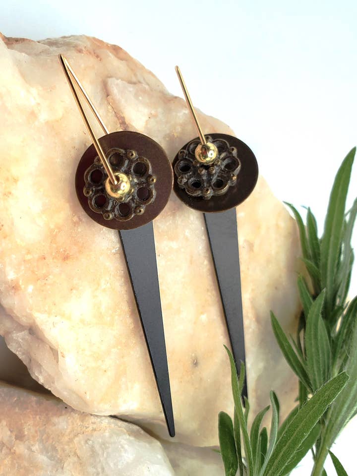 Brincos, Tri-Conchas Metálicas Mistas, Zion por atacado de Jezabel Adornment