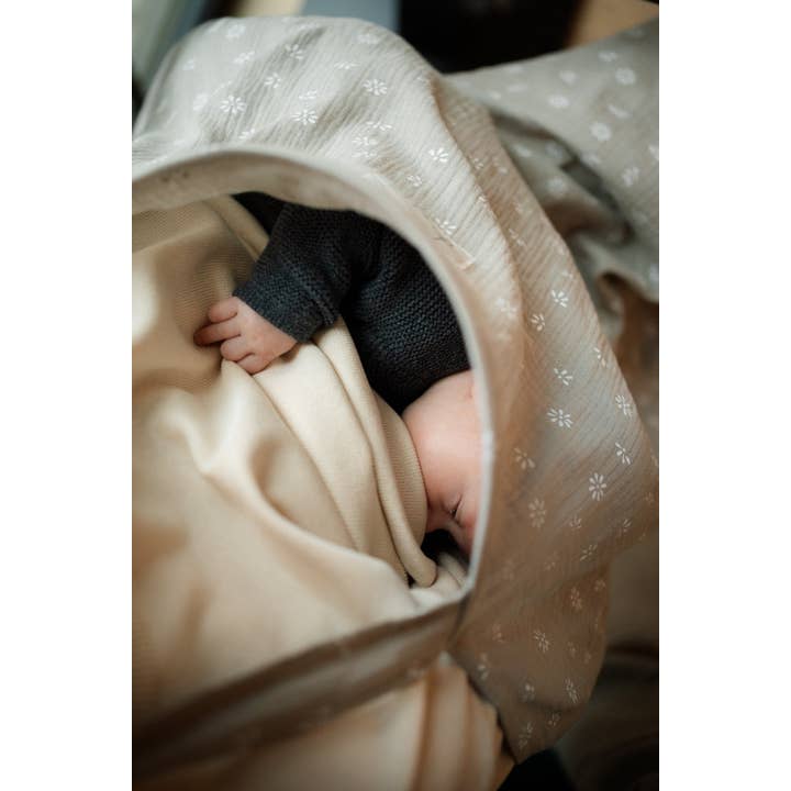 TISU - Wholesale Nursing Cover - Maternity - TISU nursing cover, Beige Daisy1