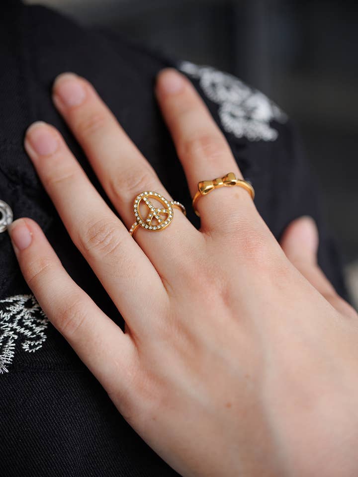 Anel de empilhamento Bella Gold Bow por atacado de AMD COLLECTIVE