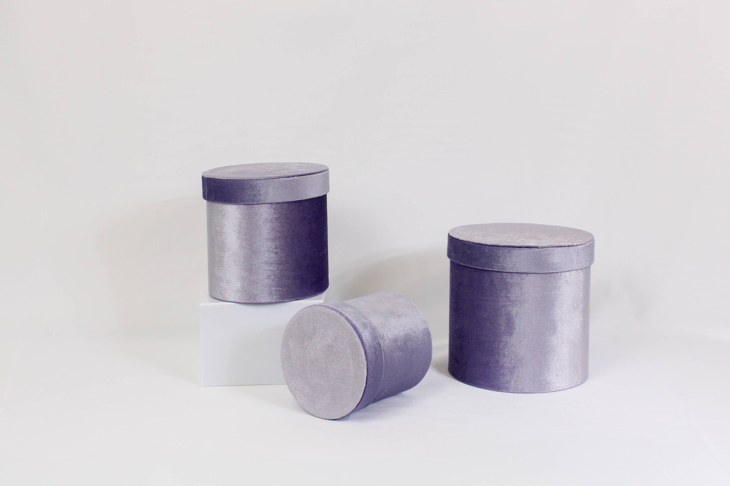 Elegant Design Supply – Engroshandel Gaveæske – Fløjlsrund blomsterhatteæske med låg15