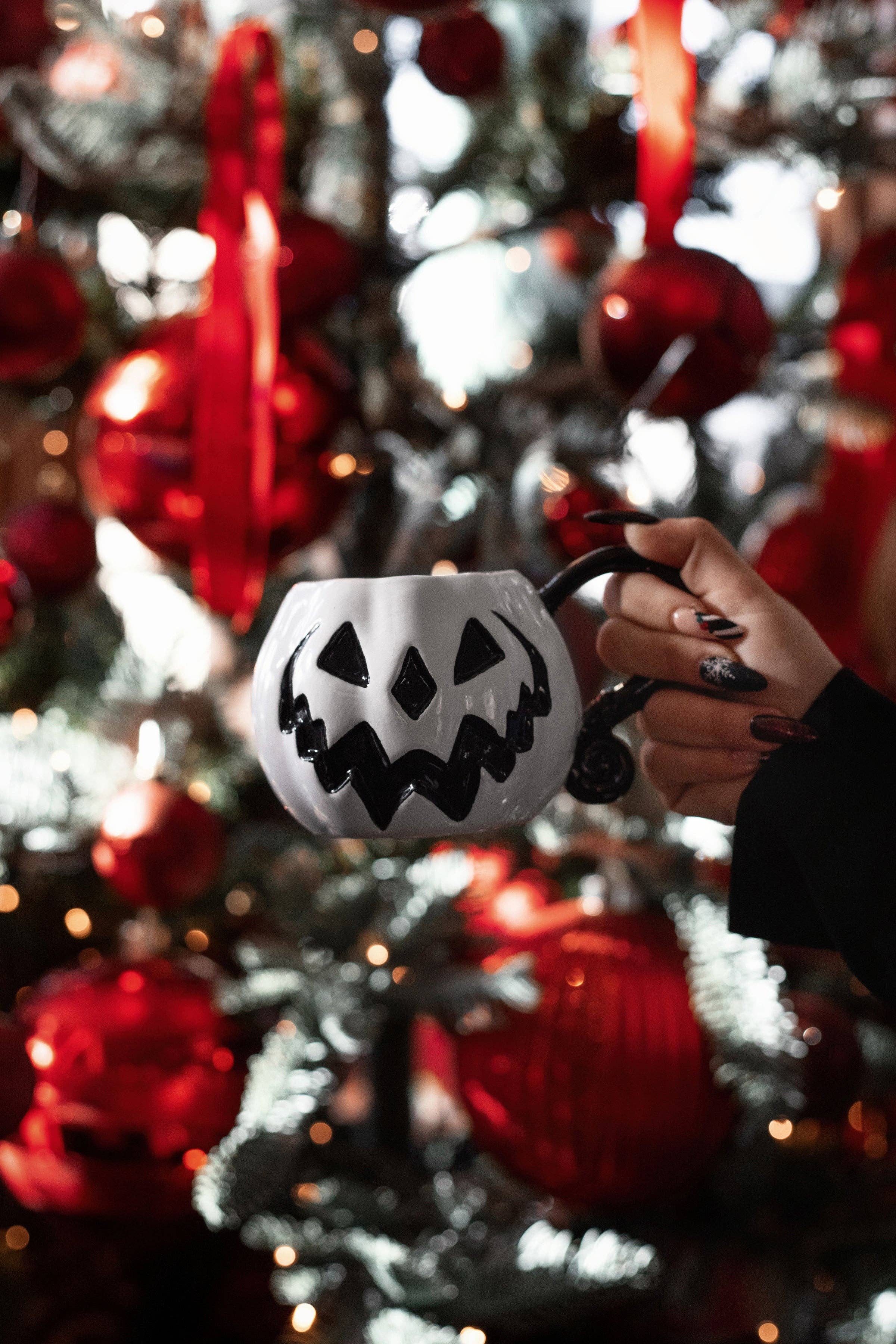 Lively Ghosts - Wholesale Coffee Mug - White Pumpkin | Haunted Hallows Mug23