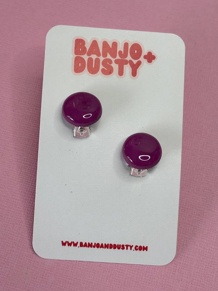 Clip su borchie 15mm melanzane per la vendita all'ingrosso da parte di The Dusty Collective