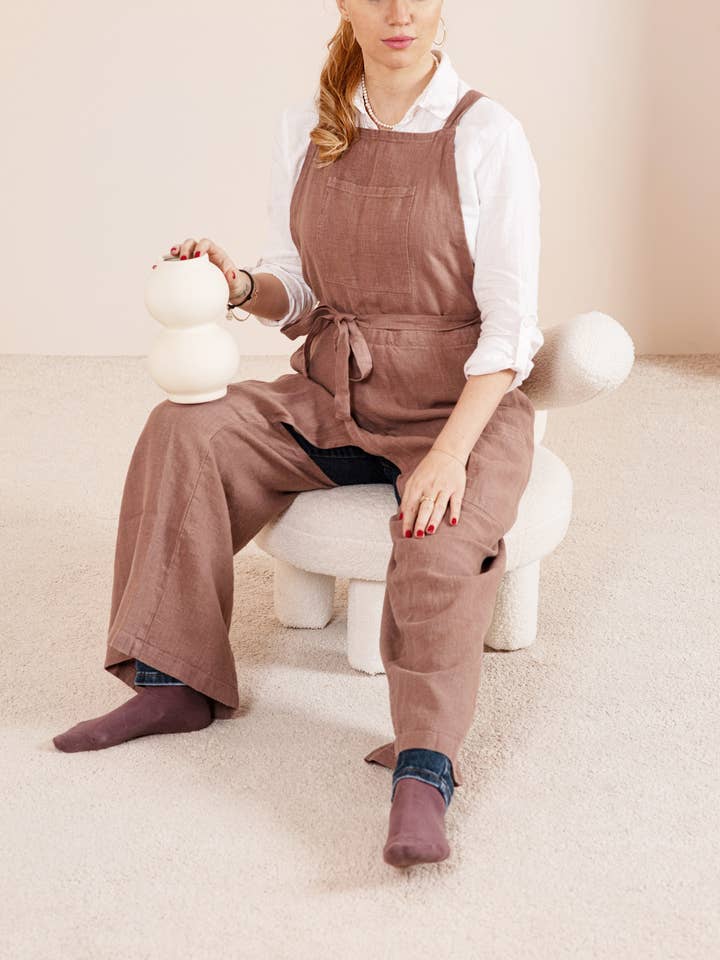 Linen pottery apron split leg in various colors for wholesale by LinenQ