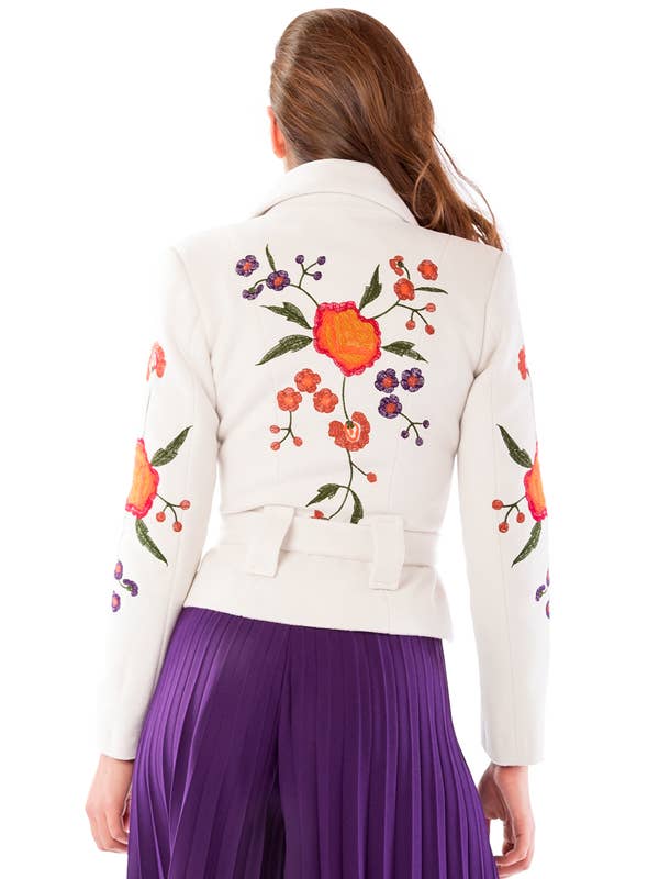 ZUMBI Fashion Store - Vendita all'ingrosso Cappotto - Donna - Giacca corta in melton con cintura e ricamo2